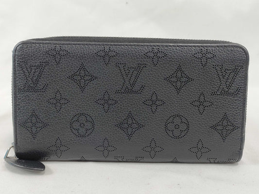 LOUIS VUITTON Mahina Monogram Mahina Zippy Wallet