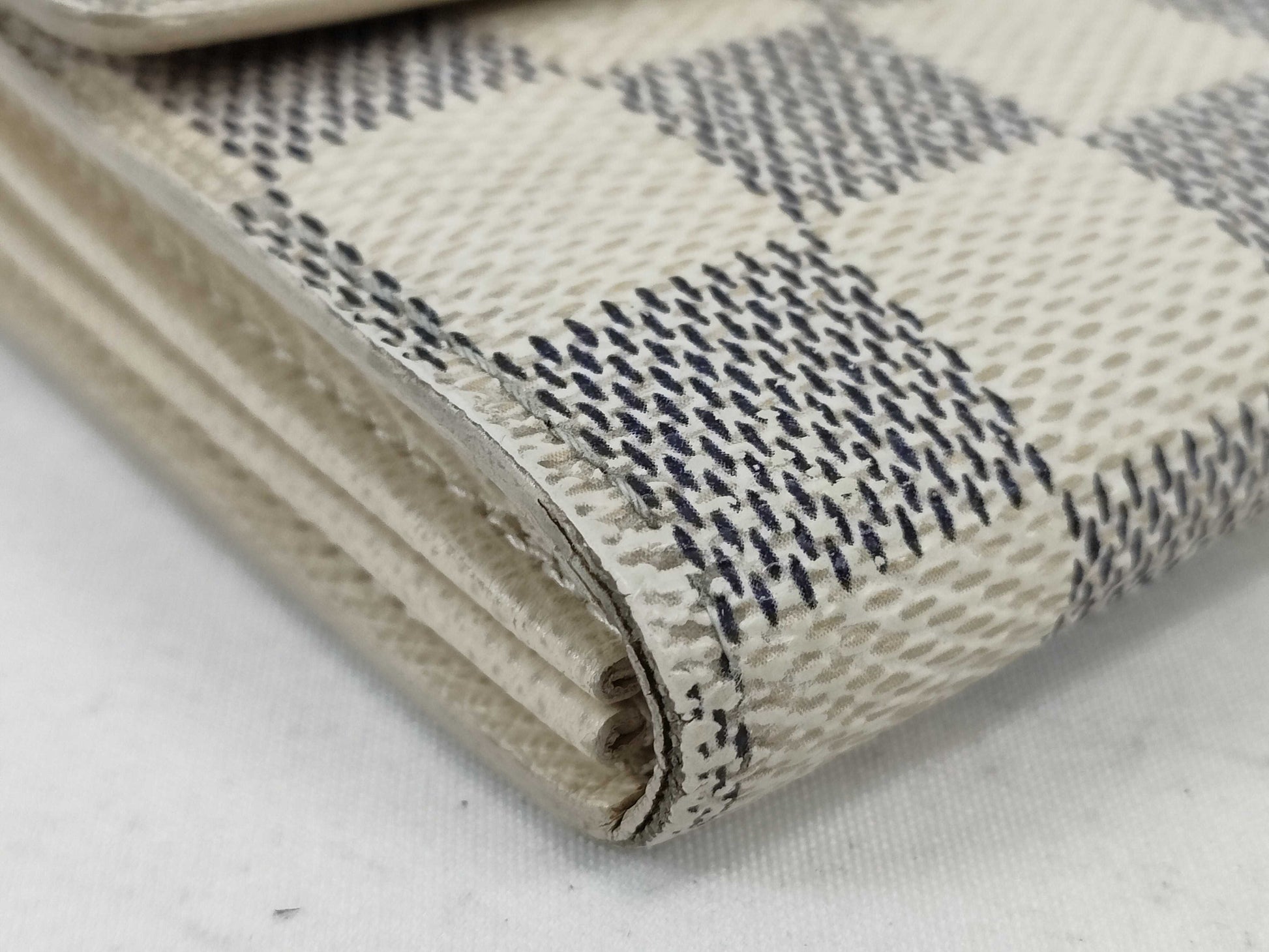 LOUIS VUITTON Damier Azur Louis Vuitton Damier Azur Wallet