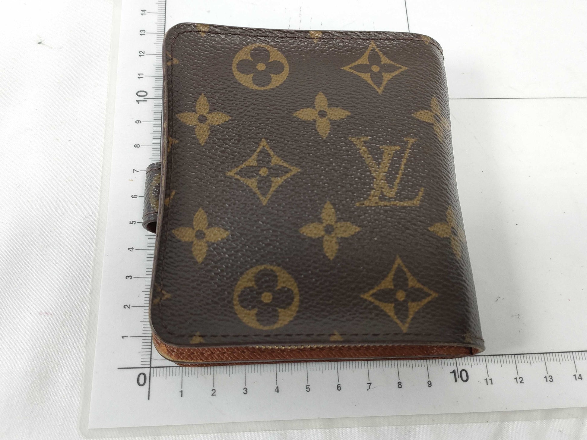 LOUIS VUITTON Monogram Louis Vuitton Monogram Folding Wallet