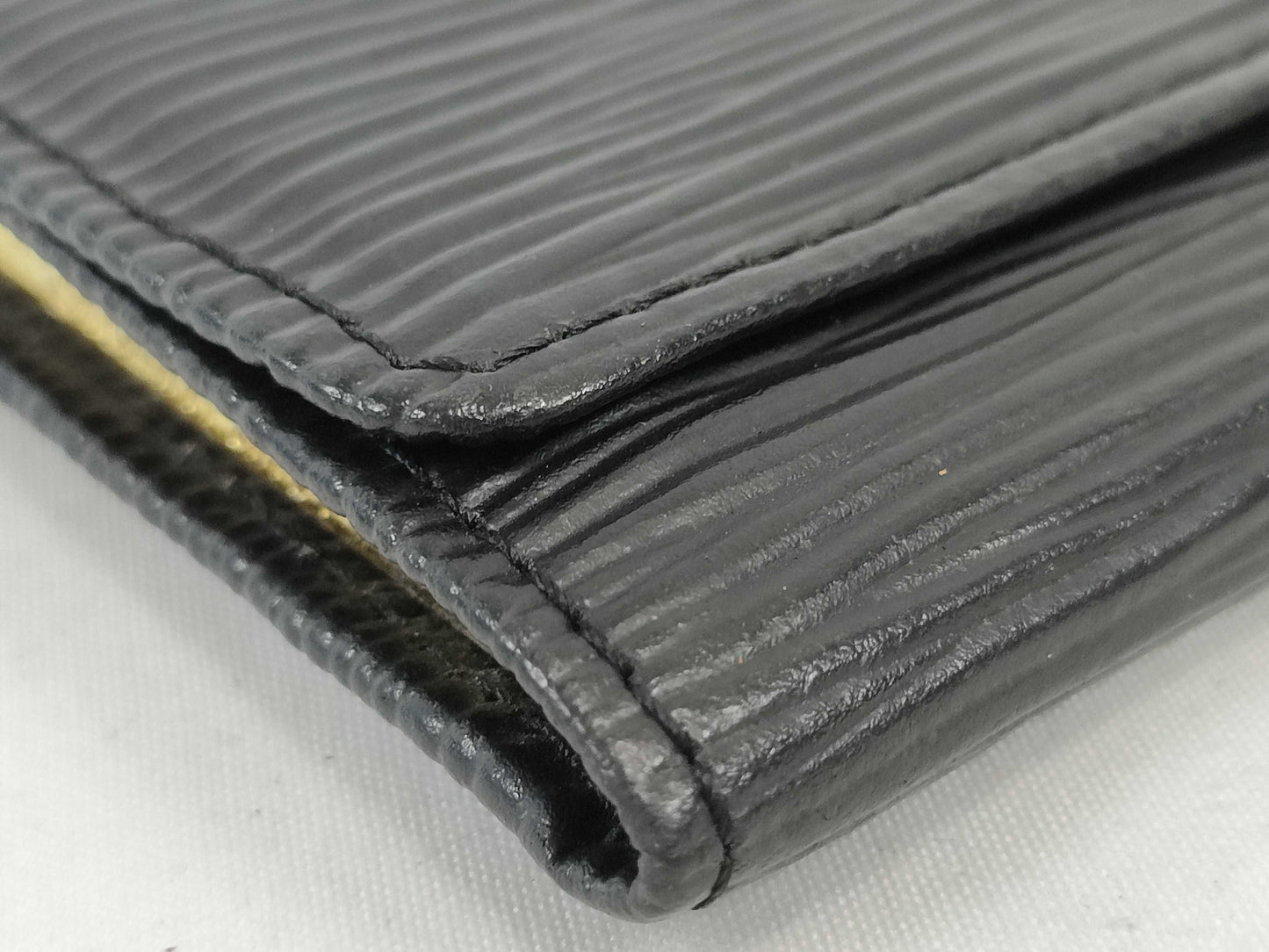 LOUIS VUITTON Epi Multicle Key Case/Key Holder