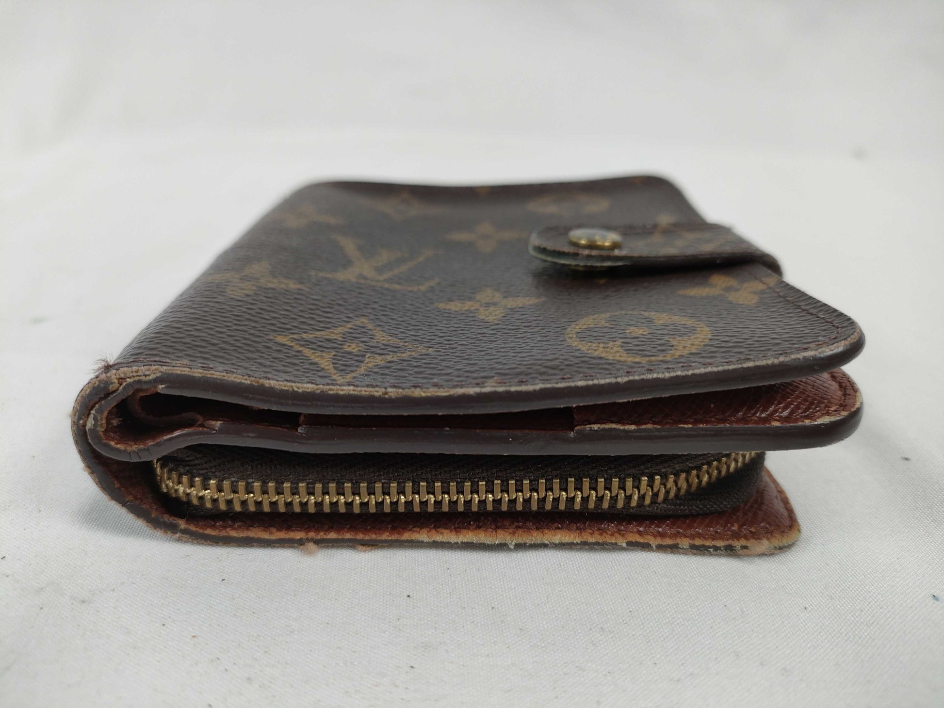 LOUIS VUITTON Monogram Louis Vuitton Monogram Folding Wallet