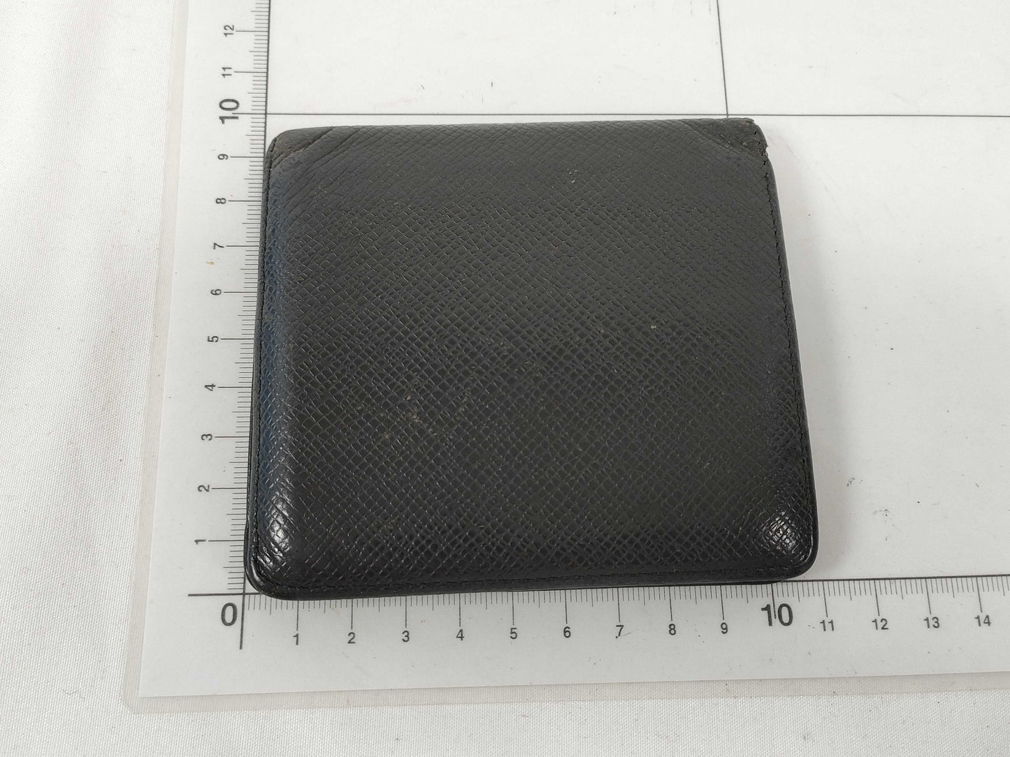LOUIS VUITTON Taiga Bifold Wallet, Black