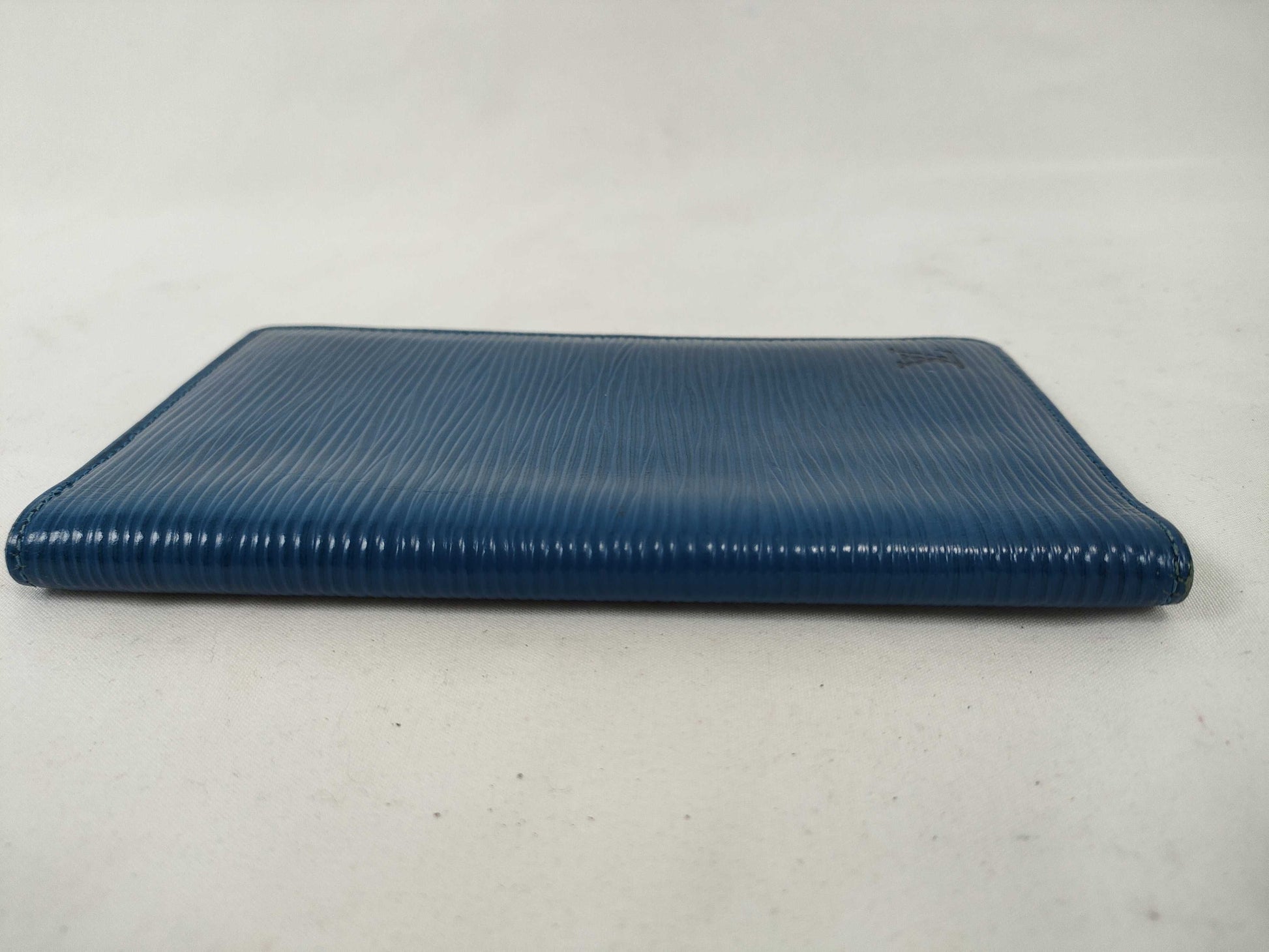 LOUIS VUITTON Epi Wallet