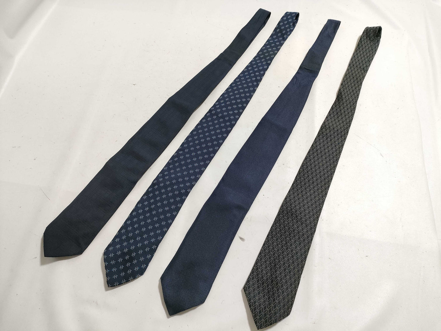 HERMES HERMES 4-piece tie set