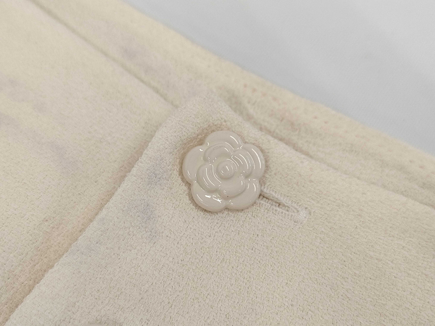 CHANEL White Tight Skirt Size 38 Skirt