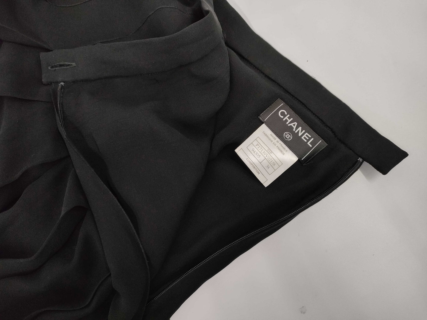 CHANEL CHANEL Black Silk Flare Skirt Size 38 Skirt