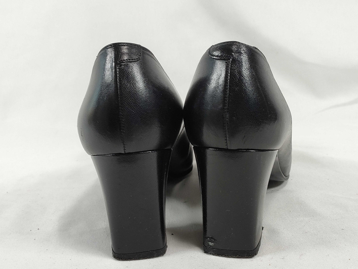 Yves Saint Laurent Yves Saint-Laurent Pumps Pumps