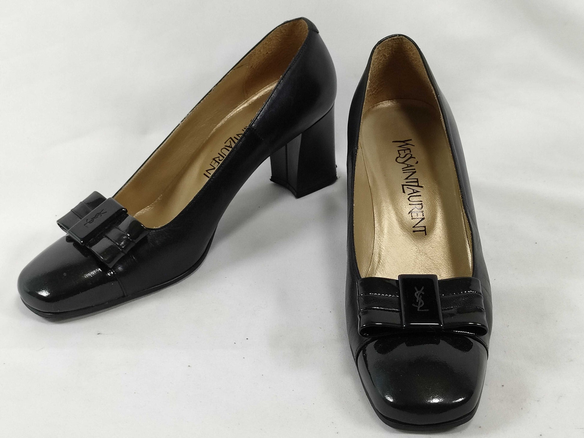 Yves Saint Laurent Yves Saint-Laurent Pumps Pumps