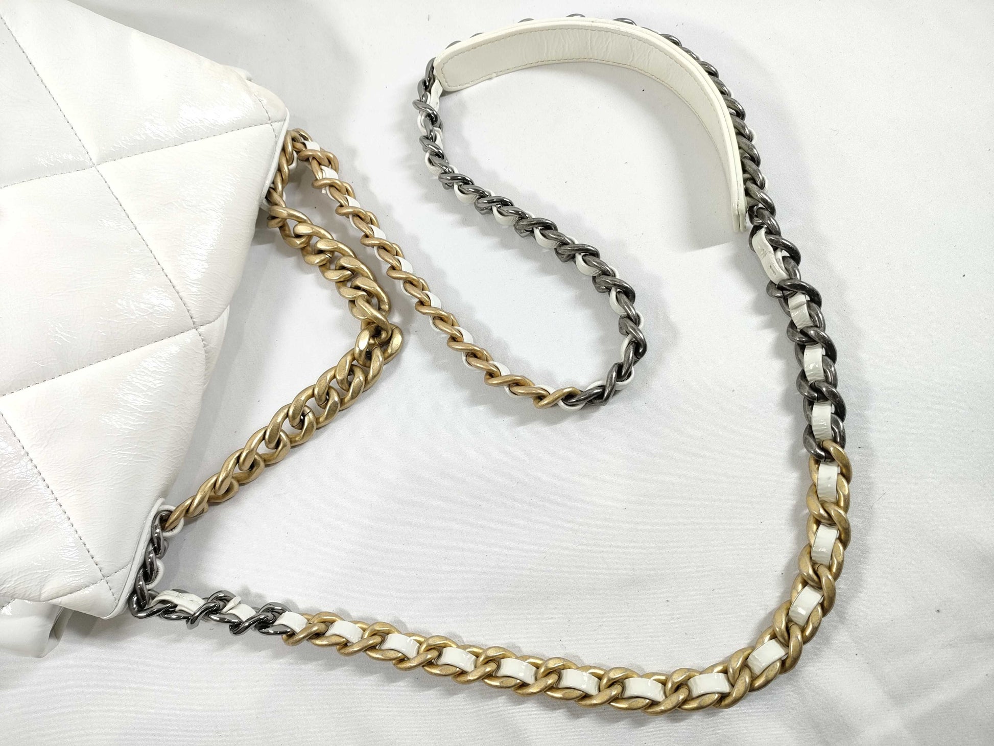 CHANEL CHANEL 19 Chain Shoulder Bag, Matelasse, 30s, Card and Sticker Included