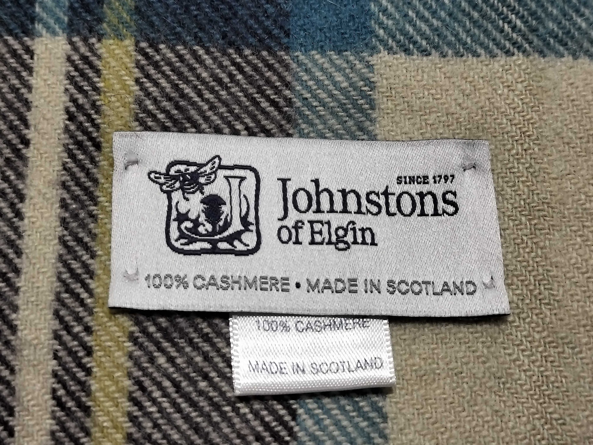 Johnstons 100% Cashmere Scarf, Multicolor, Approx. 72 x 208mm, Other Apparel