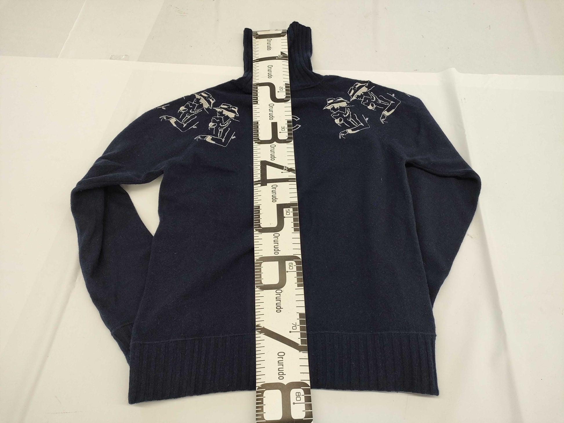 CHANEL Mademoiselle knit sweater with Coco Mark embroidery, P44514K04639, size 42, top