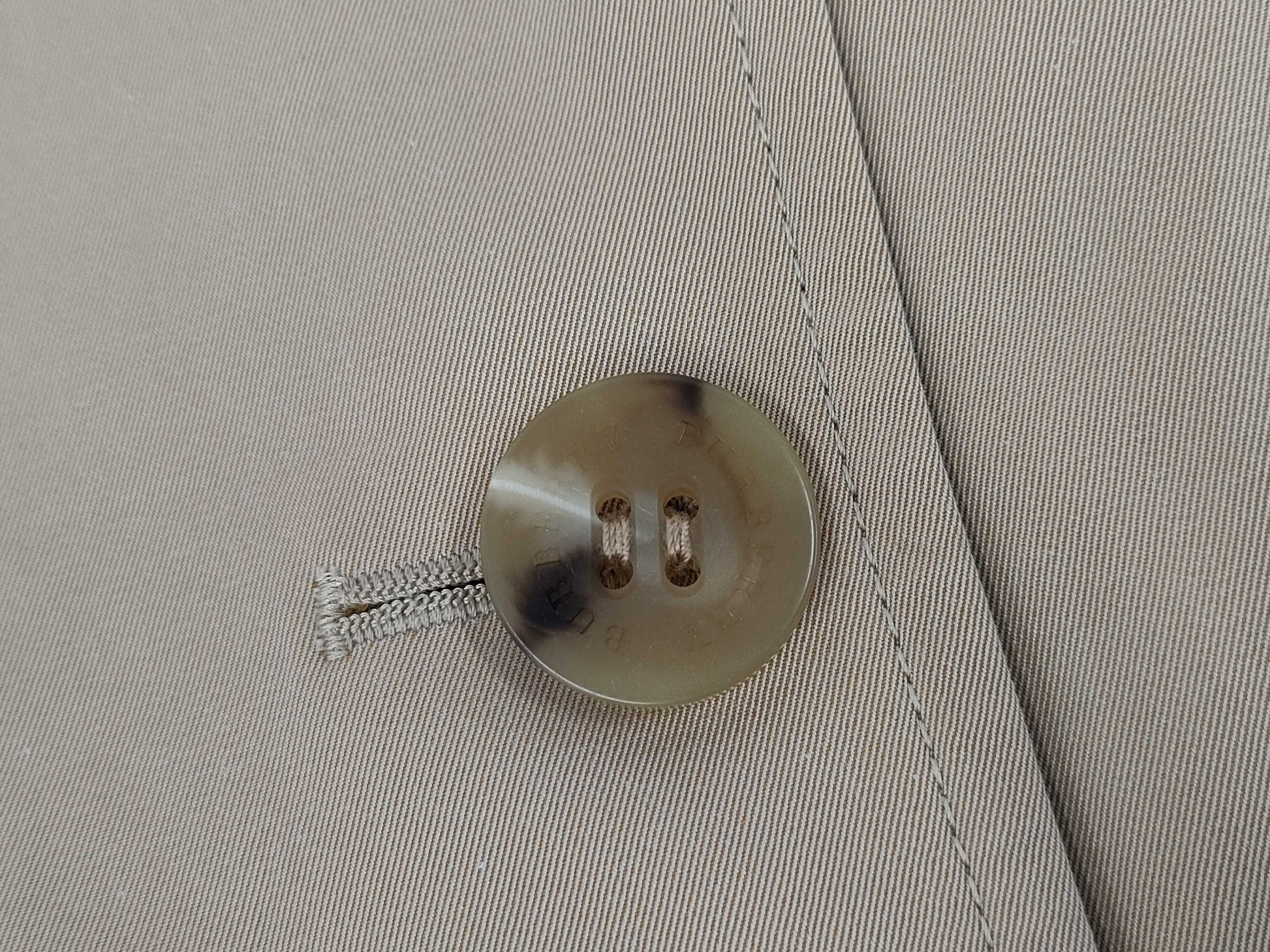 BURBERRY London Trench Coat with Belt, Size 9