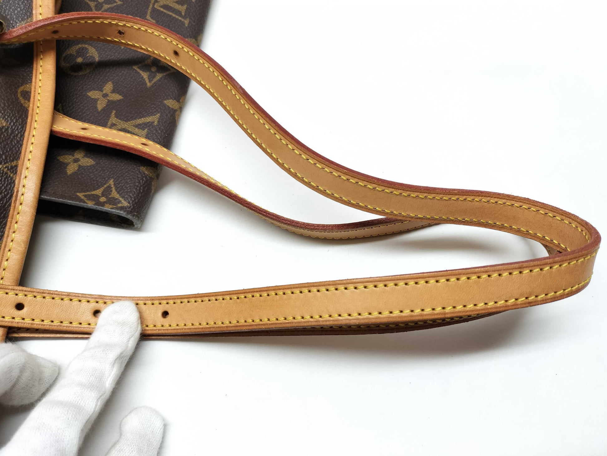 LOUIS VUITTON Monogram Bucket Shoulder Bag with Pouch 