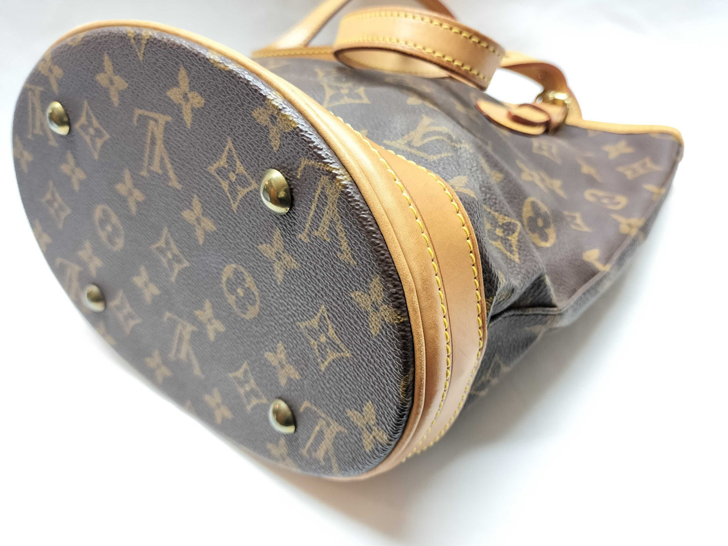 LOUIS VUITTON Monogram Bucket Shoulder Bag with Pouch 