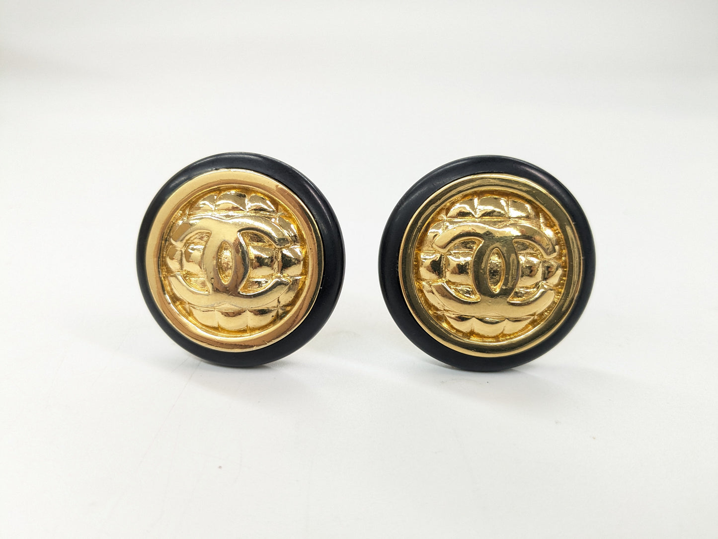 CHANEL Matelasse Chanel Coco Matelasse Black Gold Earrings