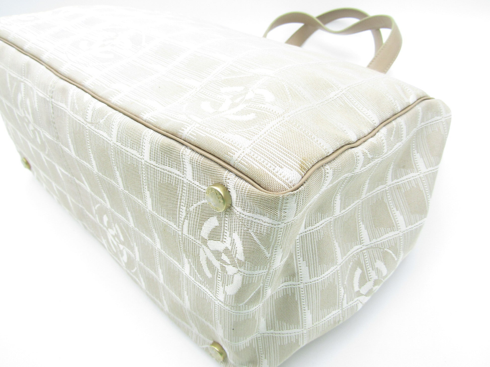 CHANEL By Sea New Travel Line Tote MM A15991 Y03030 Beige G Hardware Tote Bag