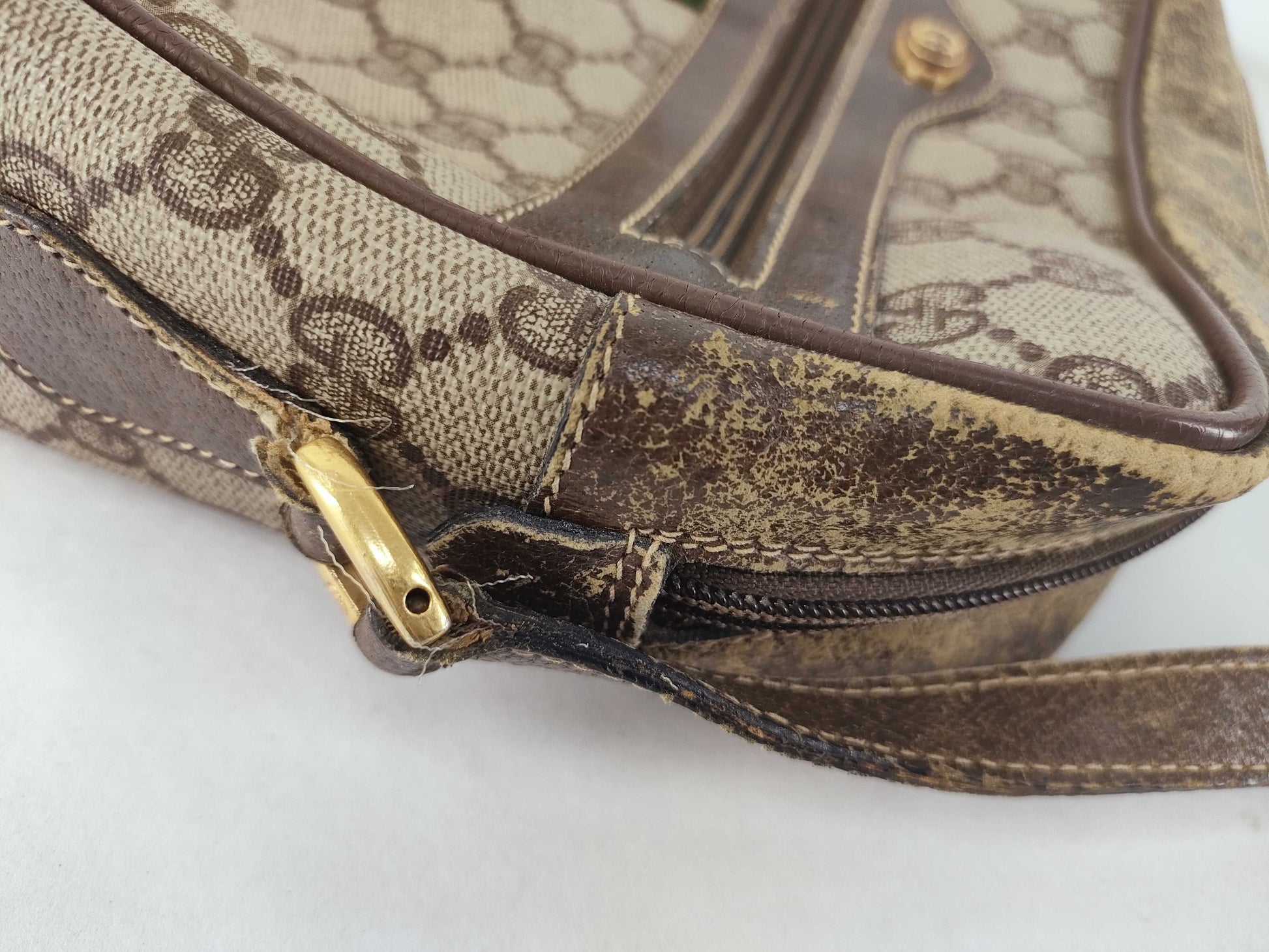 GUCCI GG Supreme Gucci Sherry Shoulder Bag 24.02.005