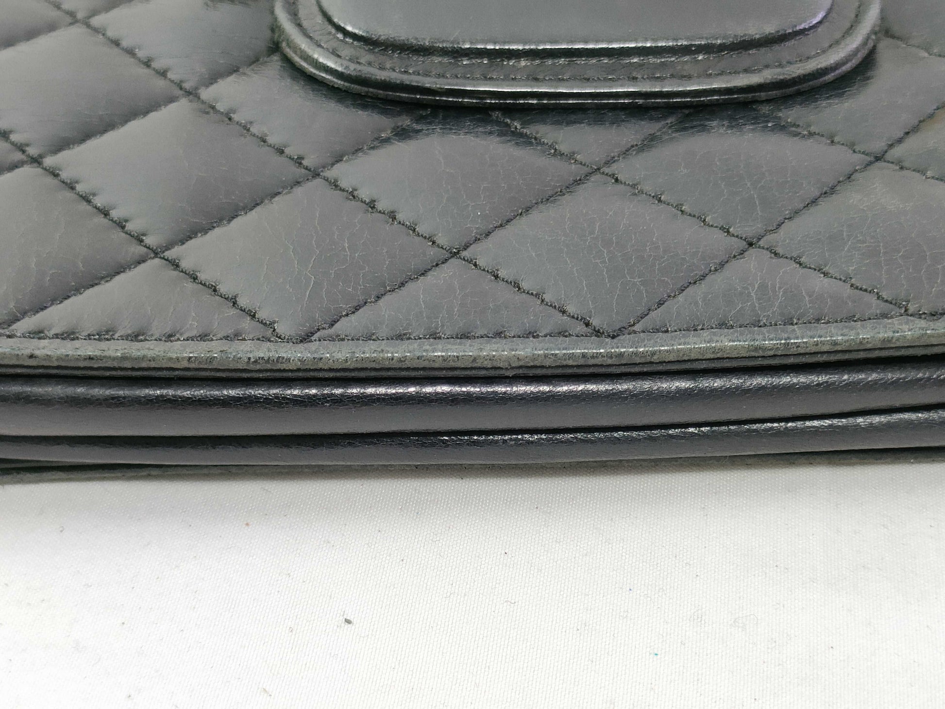 Yves Saint Laurent Quilted Shoulder Bag in Black Leather