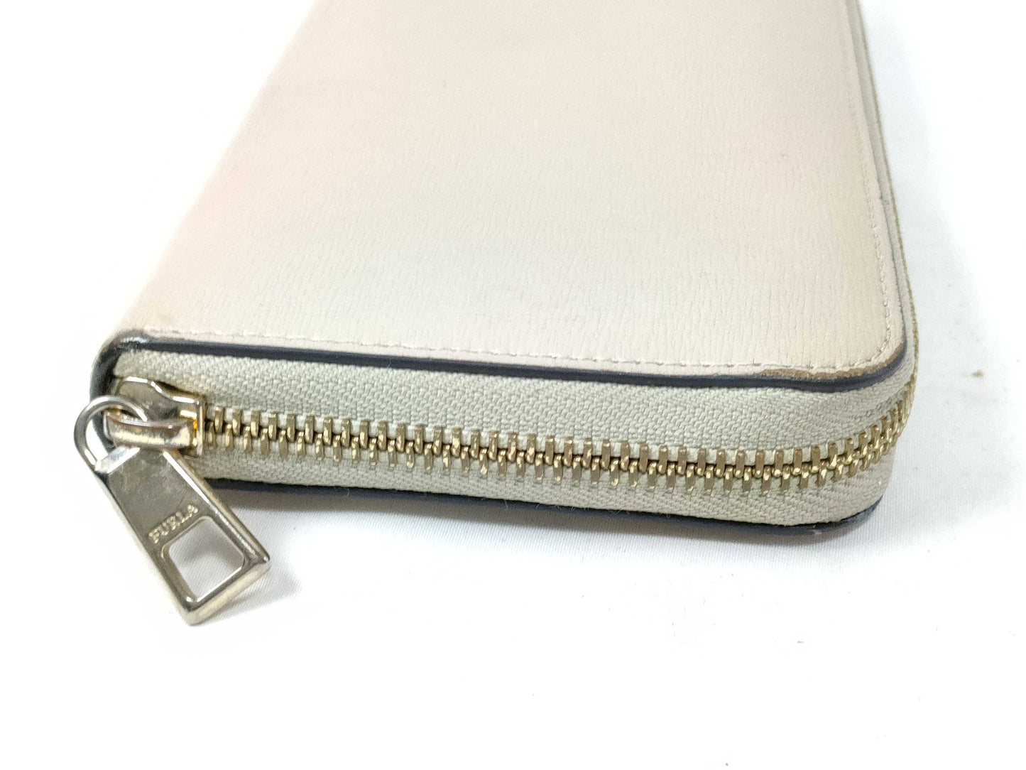 FURLA Round Zip Long Wallet in Pink Glitter