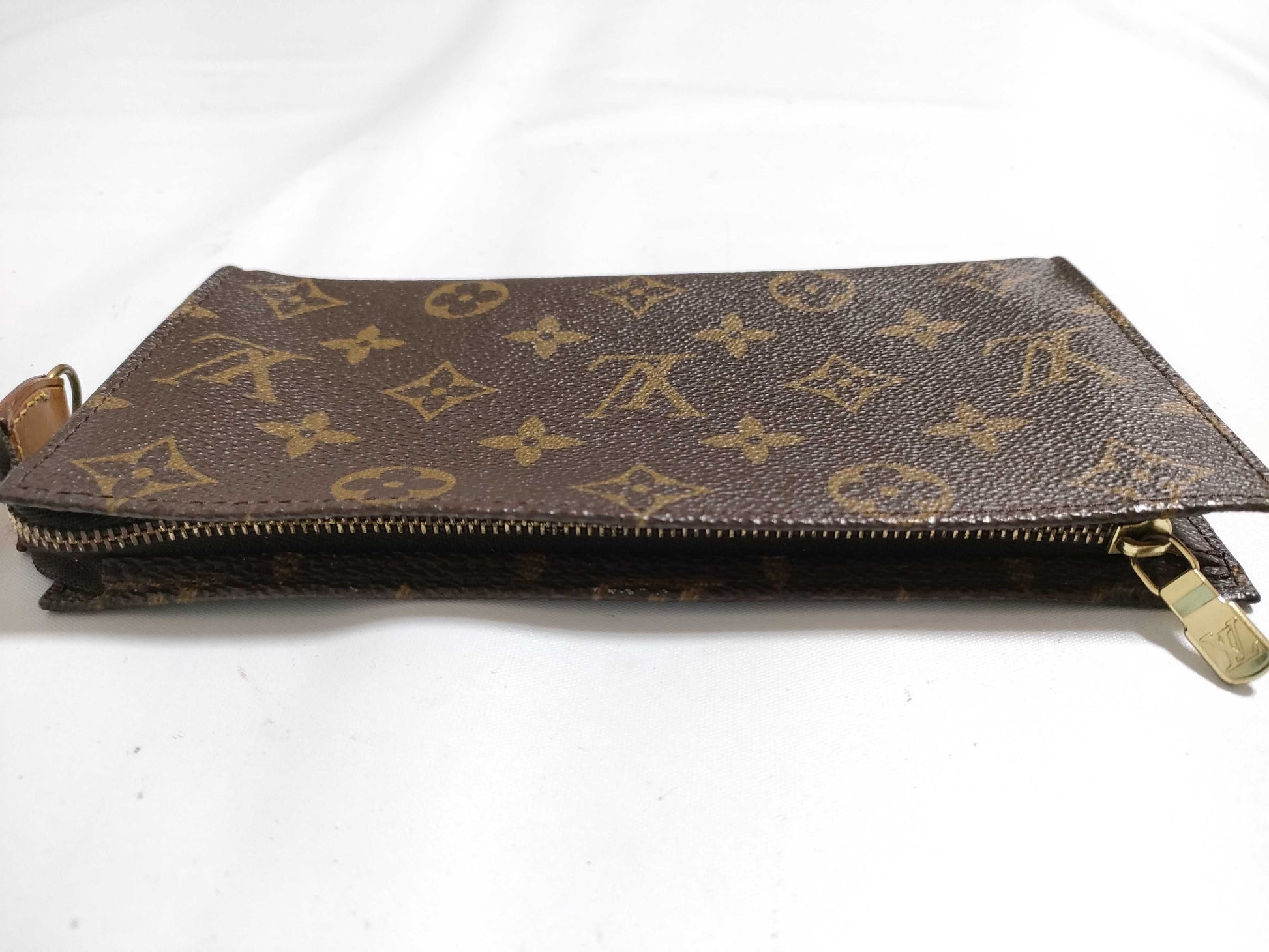 LOUIS VUITTON Monogram LV Bucket Pouch Monogram Pouch