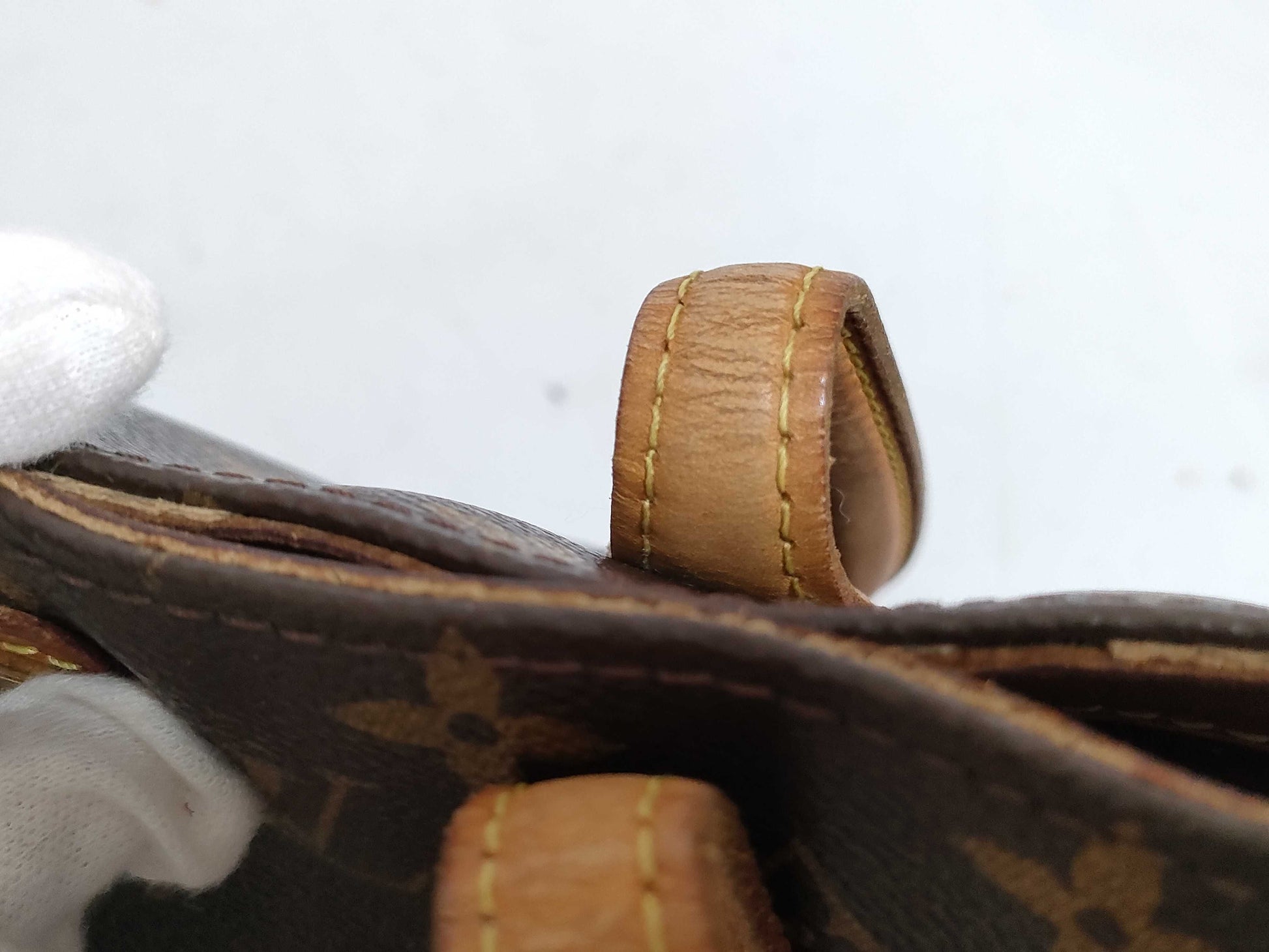 LOUIS VUITTON Monogram LV Wilshire MM M45644 Monogram Handbag