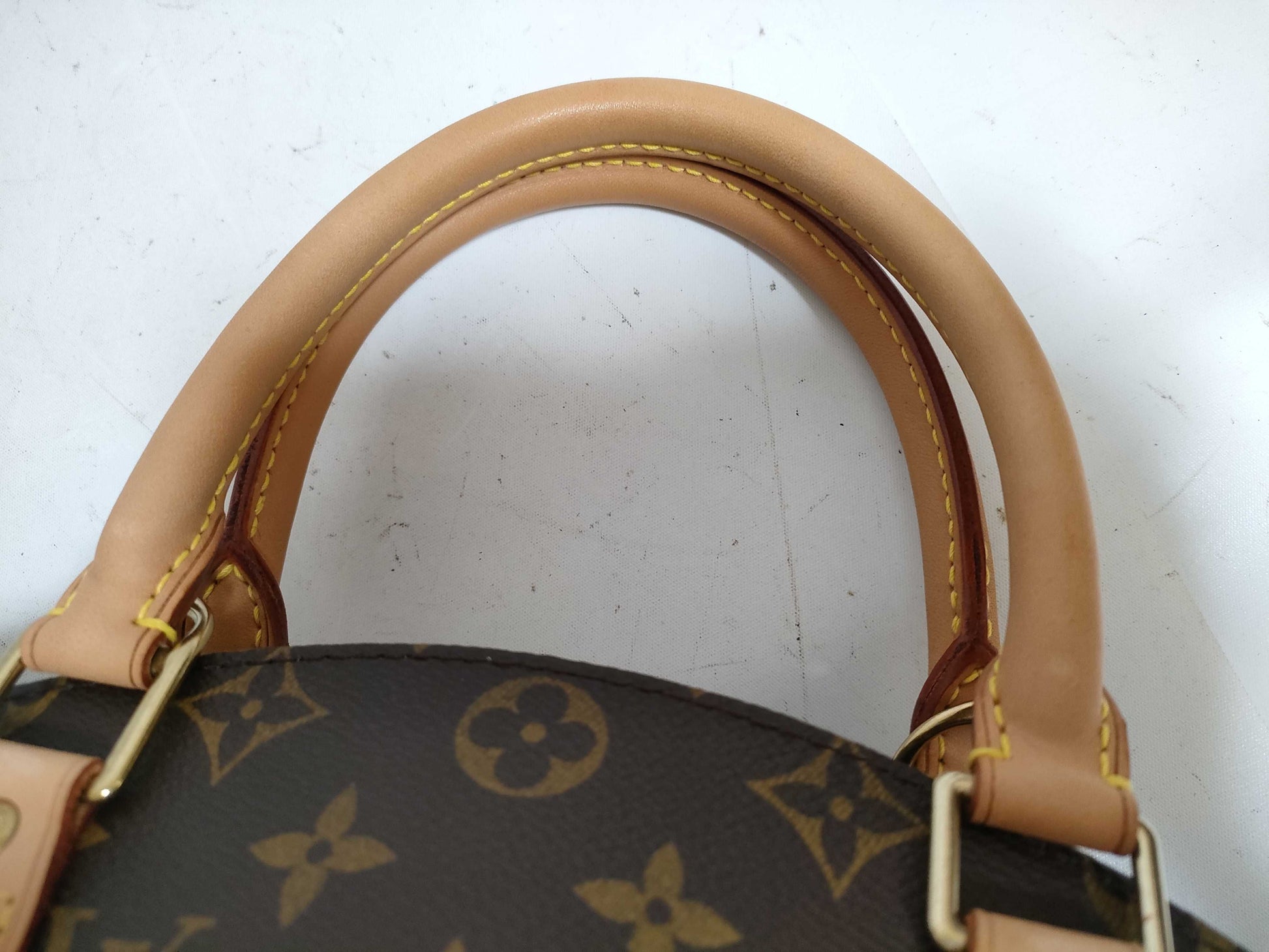 LOUIS VUITTON Monogram LV Ellipse MM M51126 Monogram Handbag