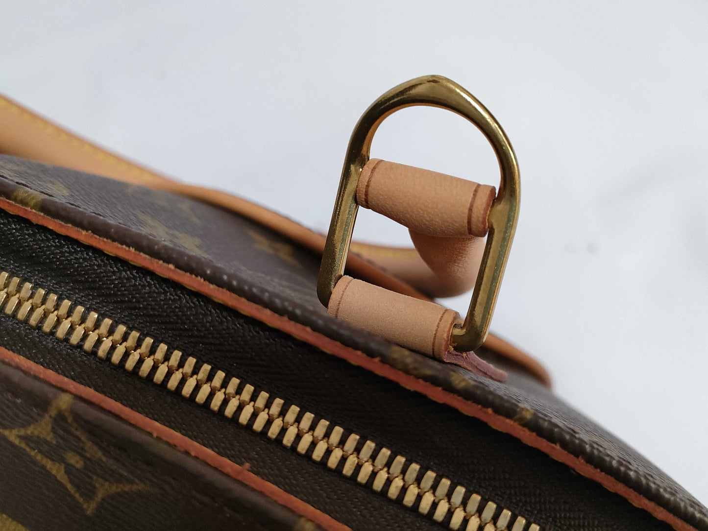 LOUIS VUITTON Monogram LV Ellipse MM M51126 Monogram Handbag