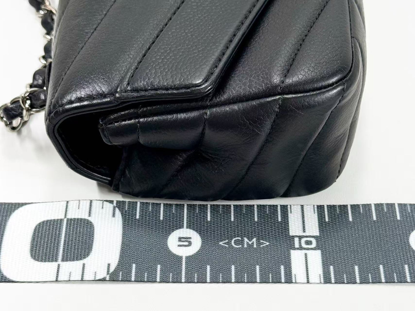 CHANEL Black Caviar Chevron Shoulder Bag, W18cm x H12cm x D6cm, Approx. 24th Series [Sealed], Silver Hardware, Excellent Condition, Item No. 24200973