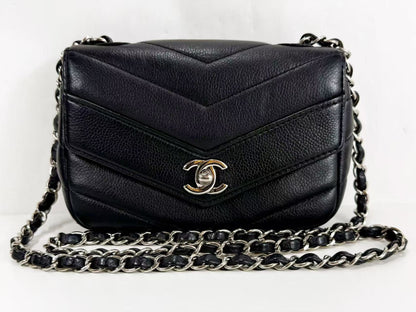 CHANEL Black Caviar Chevron Shoulder Bag, W18cm x H12cm x D6cm, Approx. 24th Series [Sealed], Silver Hardware, Excellent Condition, Item No. 24200973