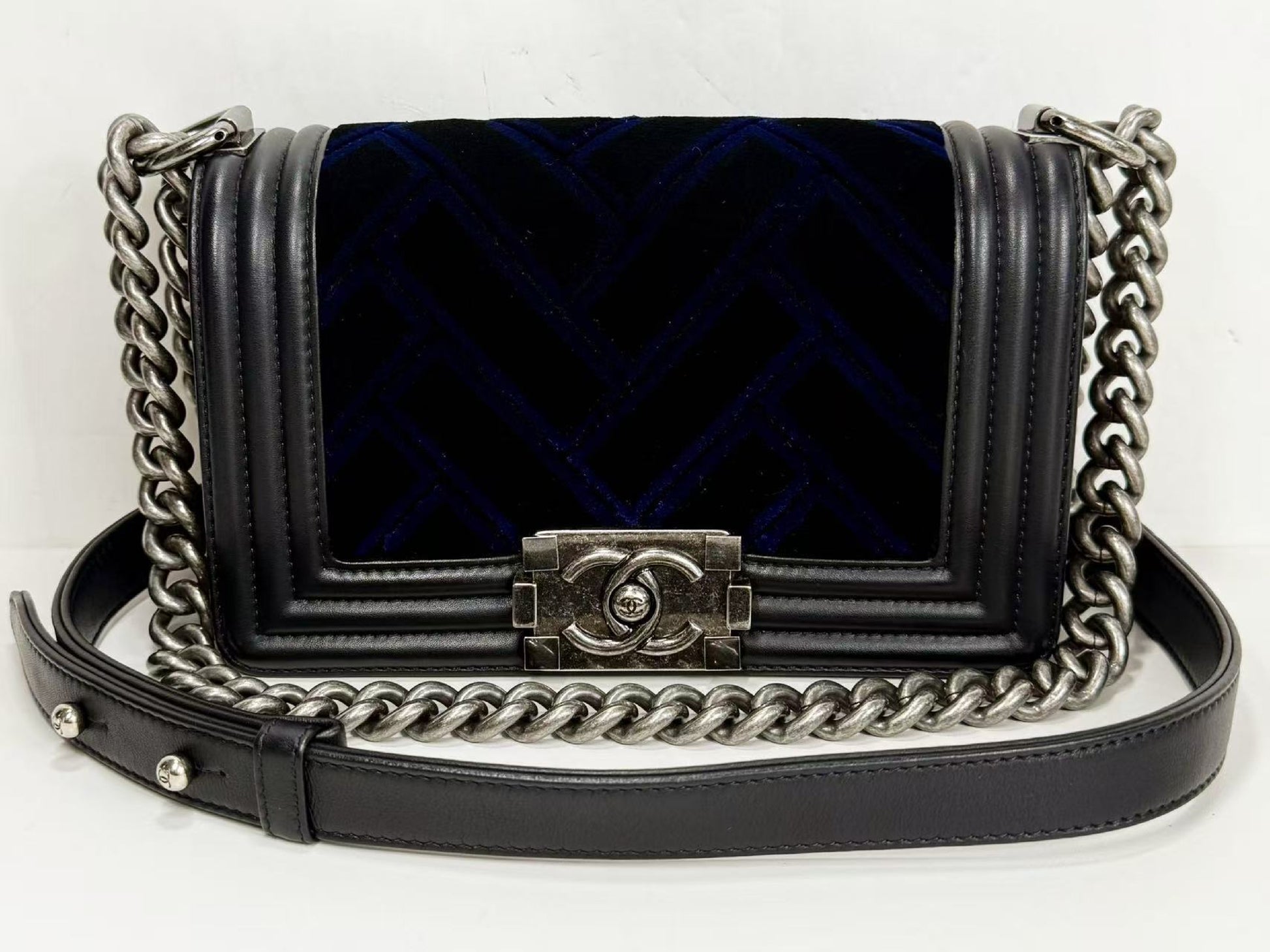 CHANEL Black Boy 20 Velvet and Leather Shoulder Bag, 20cm Wide, Approx. 23rd Series, with Seal, Vintage S Clasp, Item No. 23086168, Excellent Condition