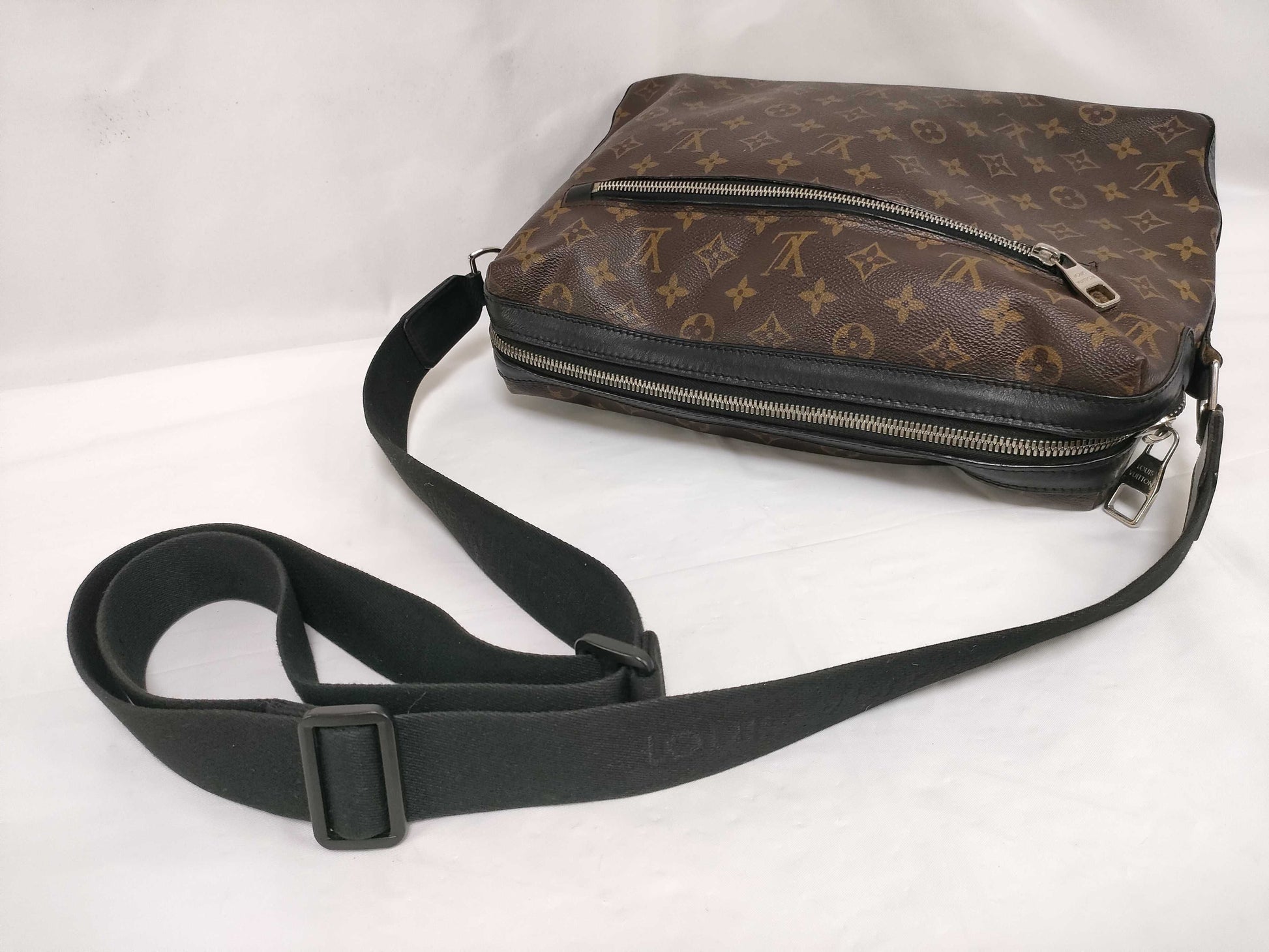 LOUIS VUITTON Monogram Macassar Torres Shoulder Bag M40387