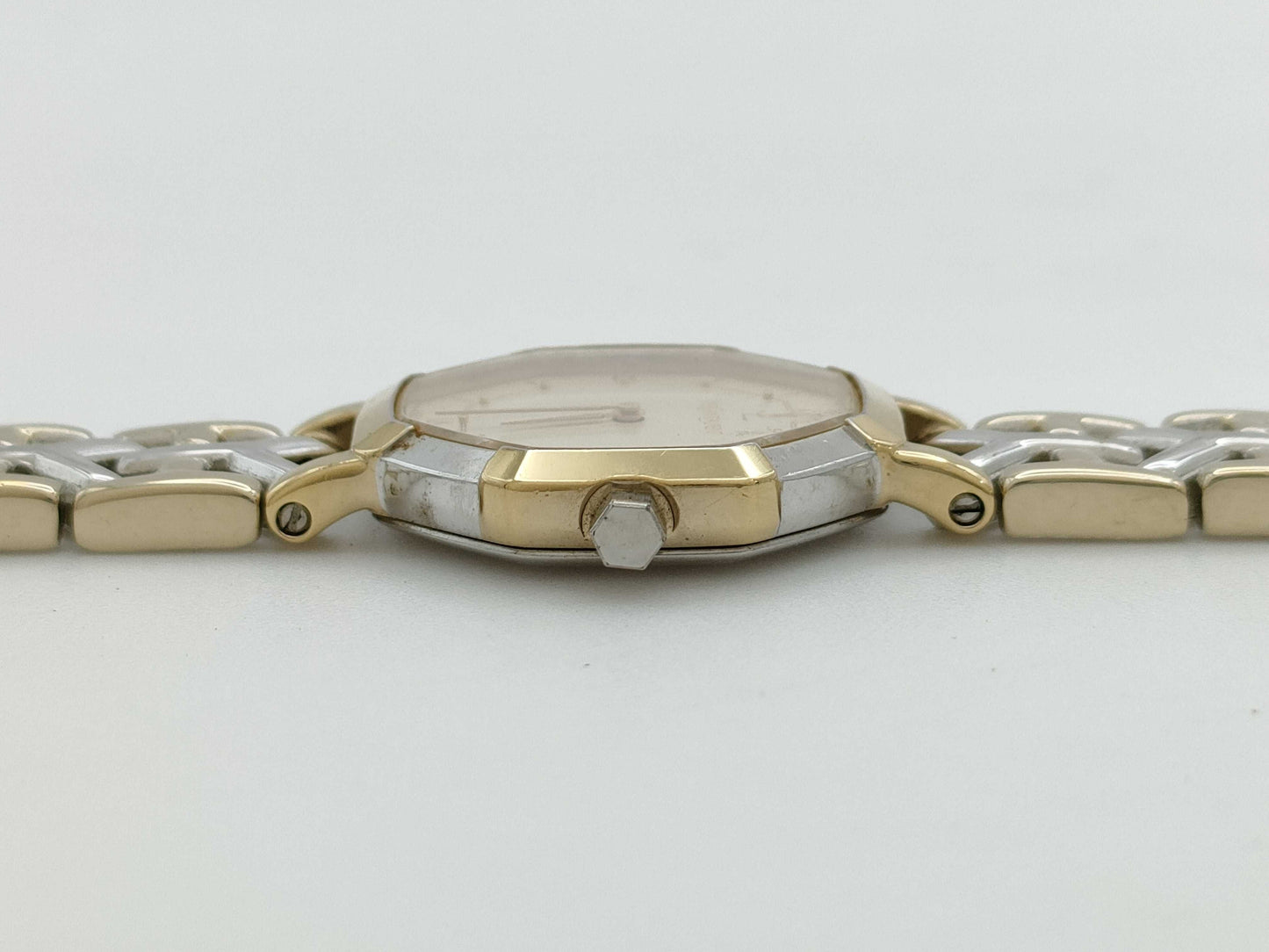 Yves Saint Laurent 2200-241762YO 2110067 Quartz Unmoving Women's Watch