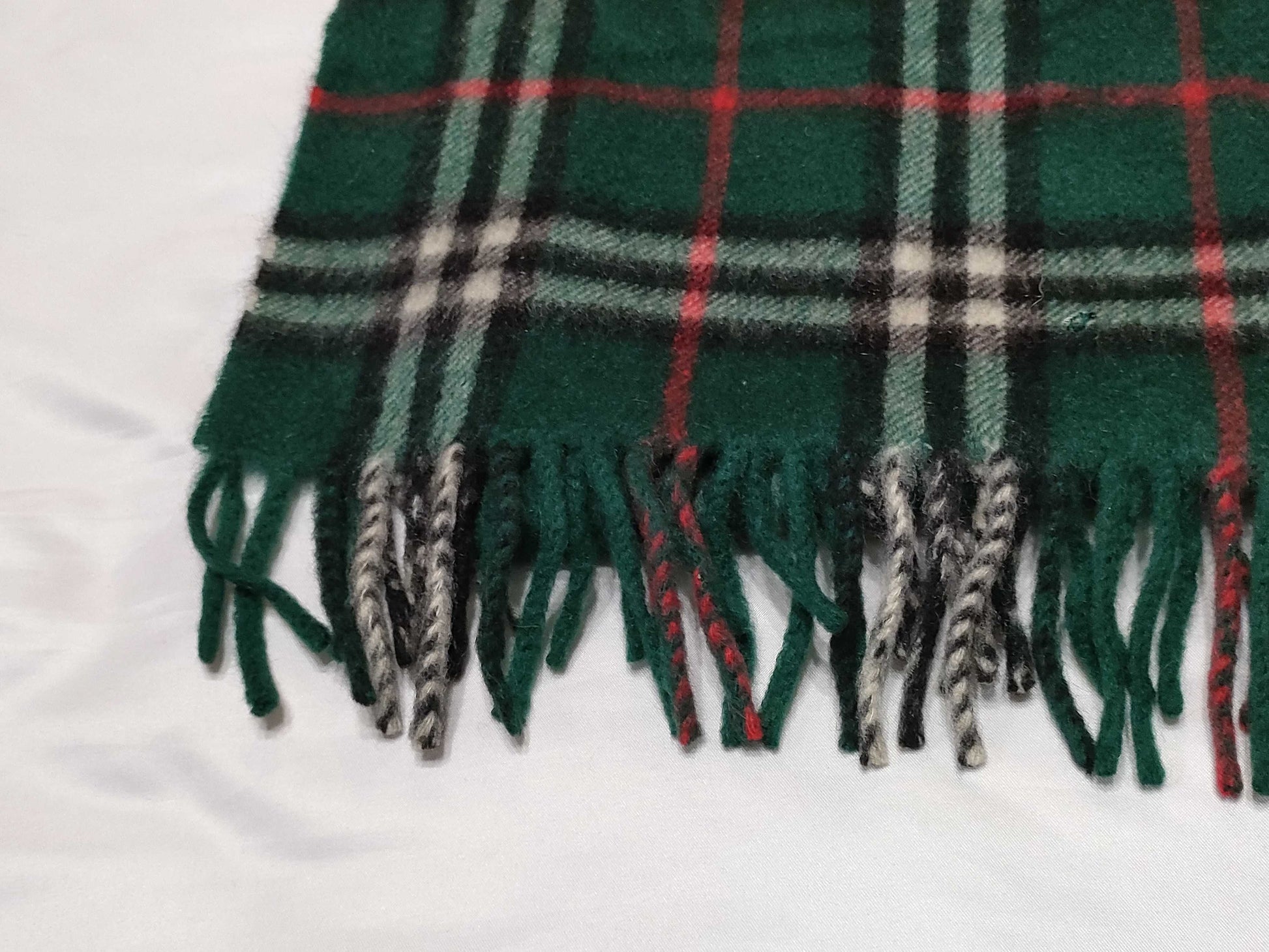 BURBERRY Nova Check Cashmere Fringe Scarf in Green