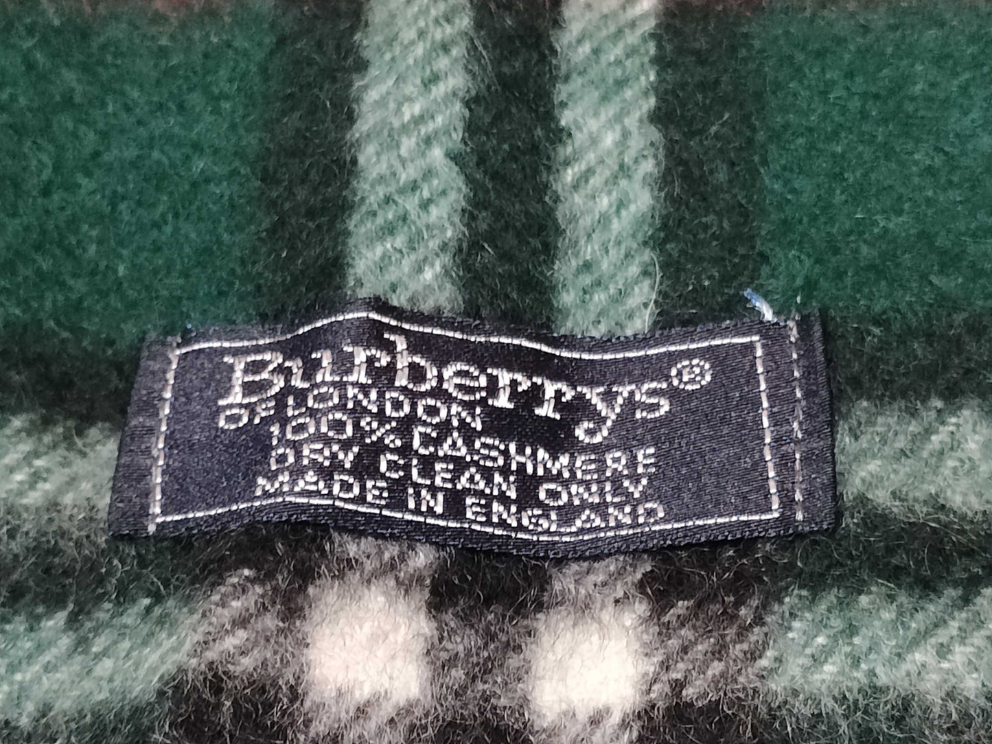 BURBERRY Nova Check Cashmere Fringe Scarf in Green