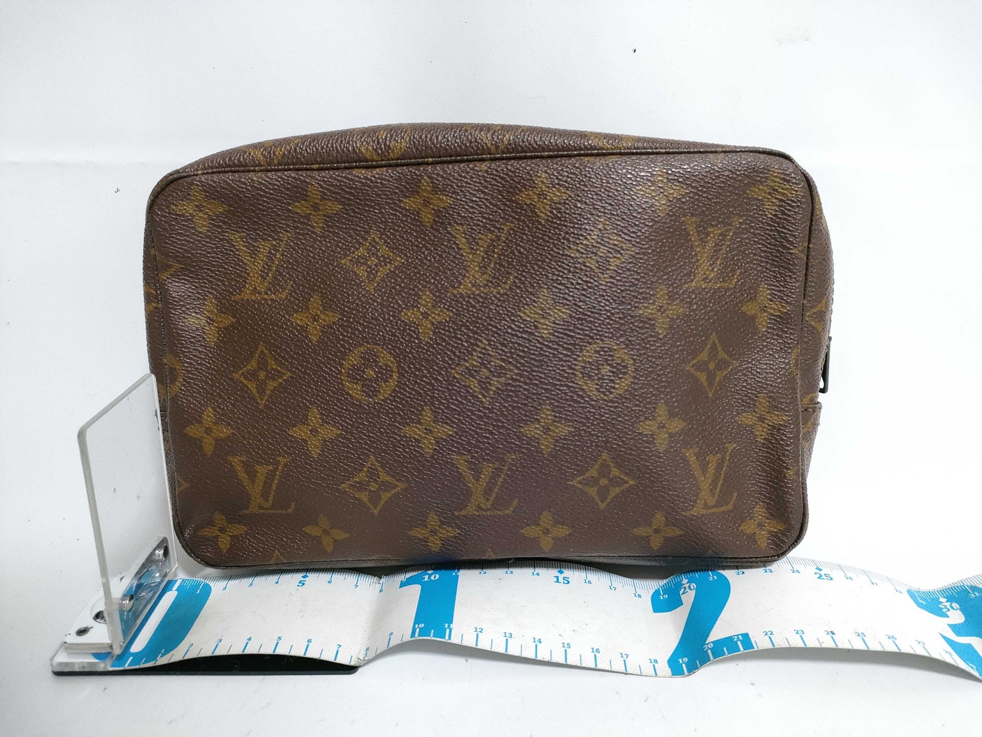 LOUIS VUITTON Monogram True Towel 23 M47524 Pouch