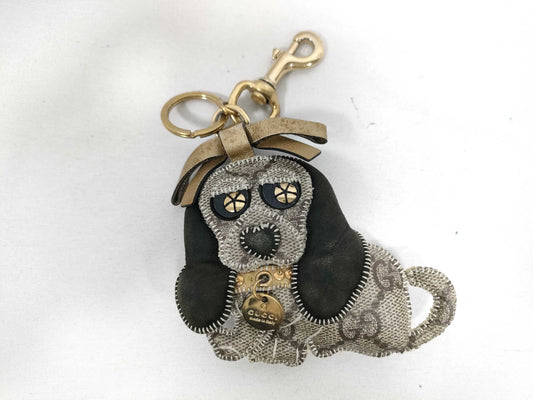 GUCCI GG Supreme GUCCI Guccioli Beagle Charm Keychain GG Supreme Canvas Beige Beagle Key Case/Keychain