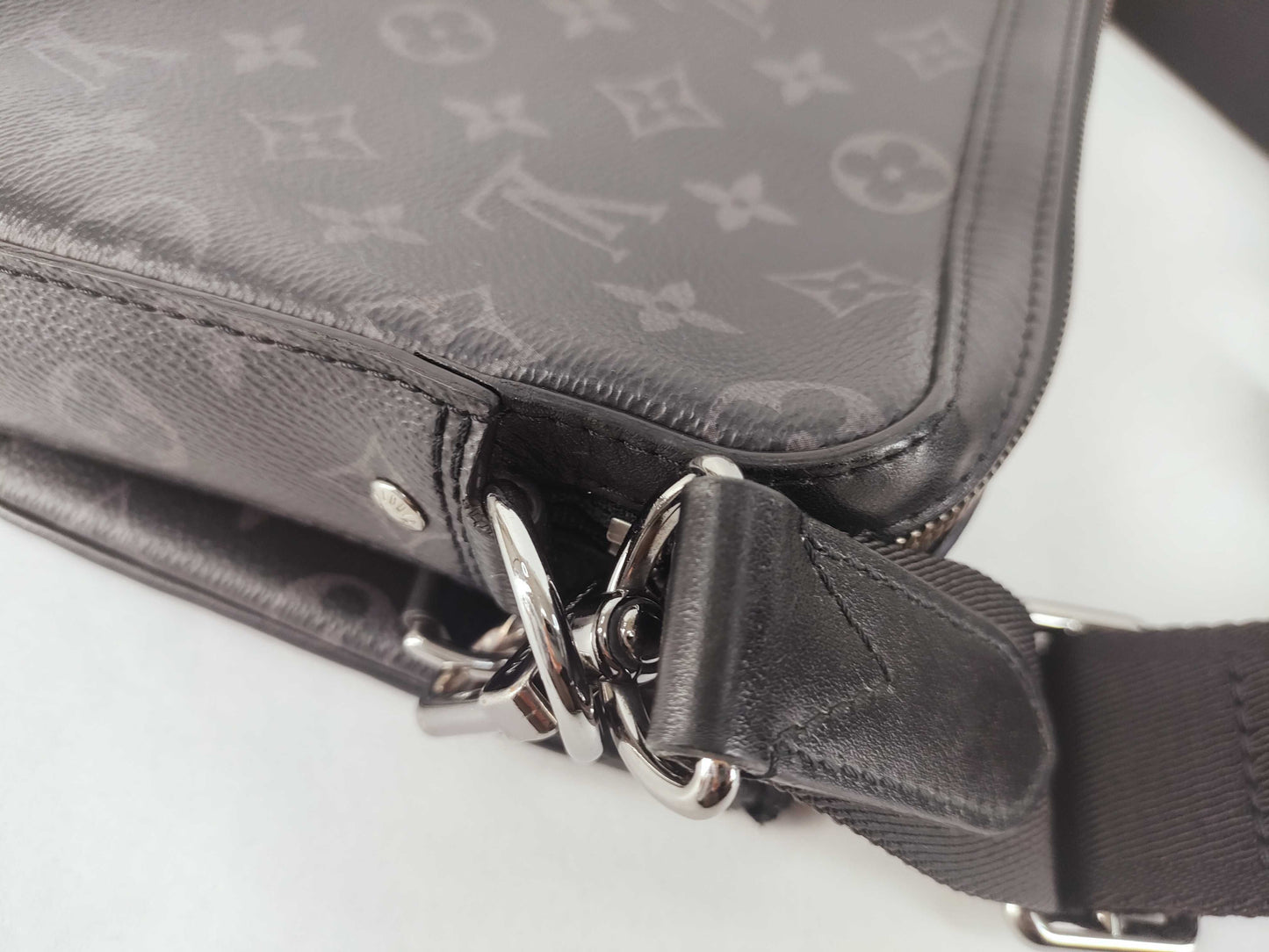 LOUIS VUITTON Monogram Eclipse Trio Messenger Shoulder Bag M69443 DU4270 Pouch/Coin Case Shoulder Bag