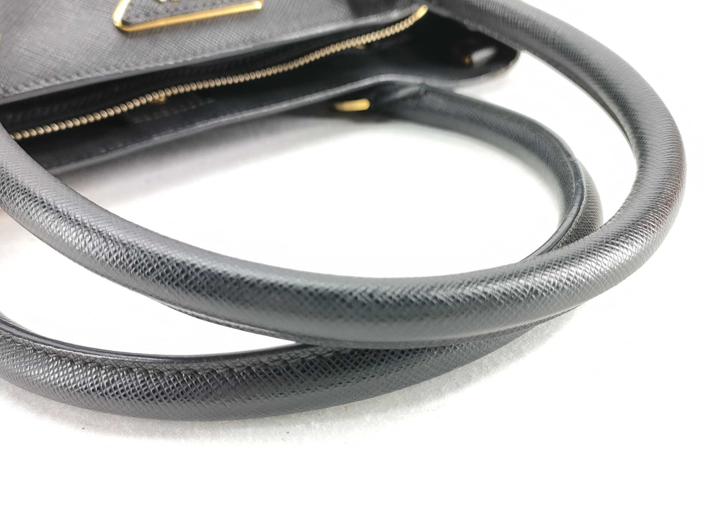 PRADA PRADA Saffiano Handbag in Black Leather with Shoulder Strap/Crochet/Gallery