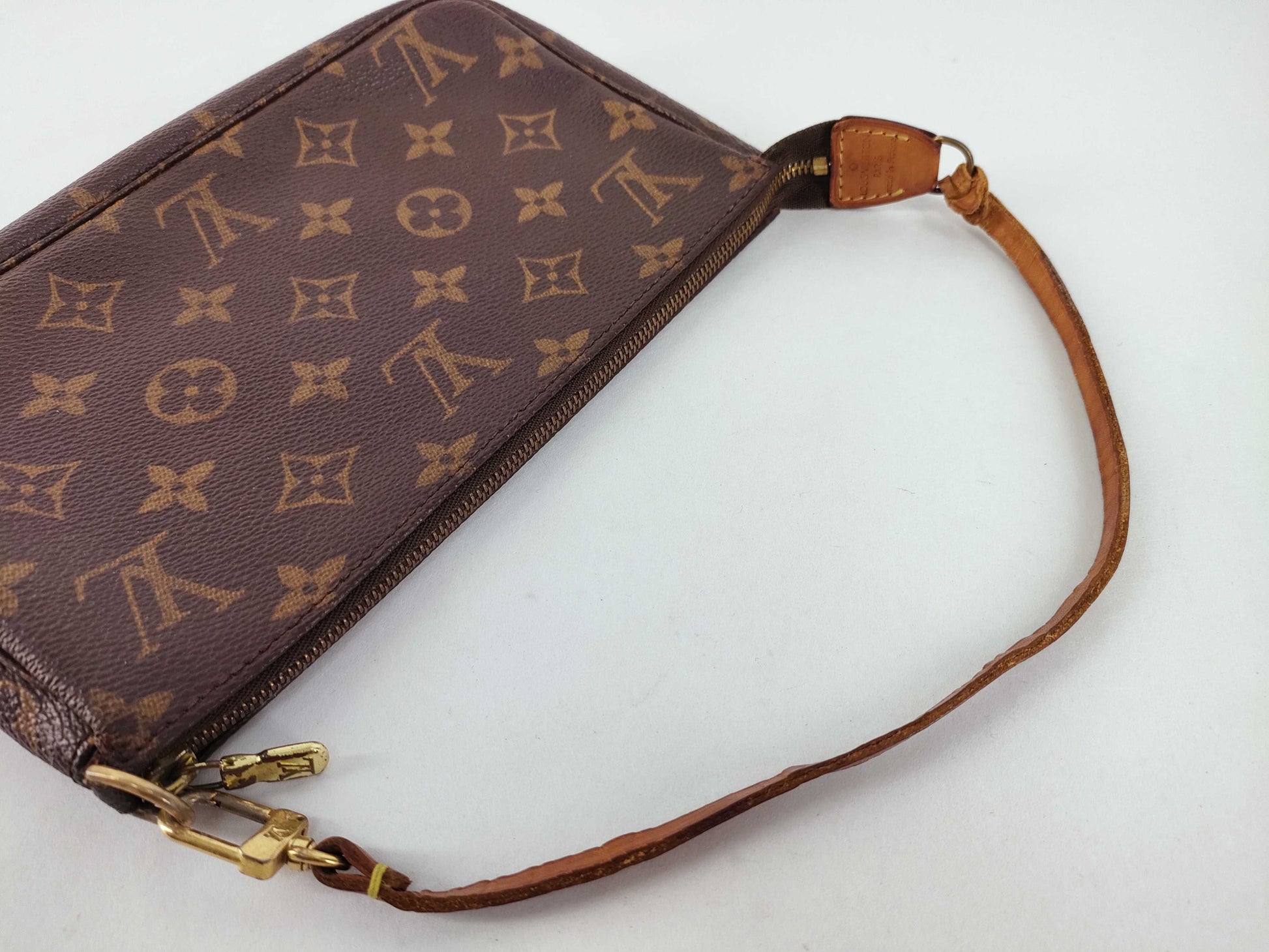LOUIS VUITTON Monogram LOUISVUITTON M51980 Monogram Pochette Accessoires Shoulder Bag