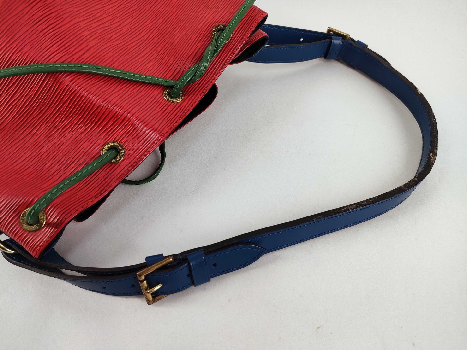 LOUIS VUITTON Epi Noe Shoulder Bag, Red and Blue, M44084, AR0915