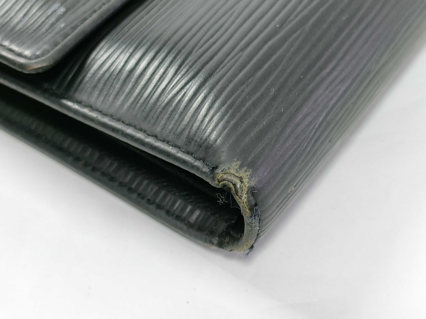 LOUIS VUITTON Epi Wallet Porte Tresor International M63382 Wallet