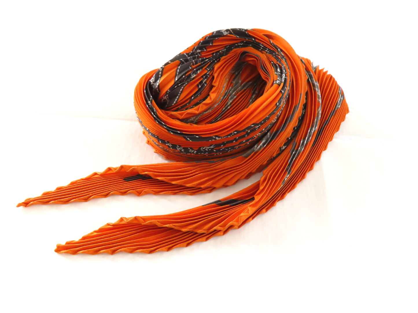 HERMES Carre Hermes Pleated Carre Scarf