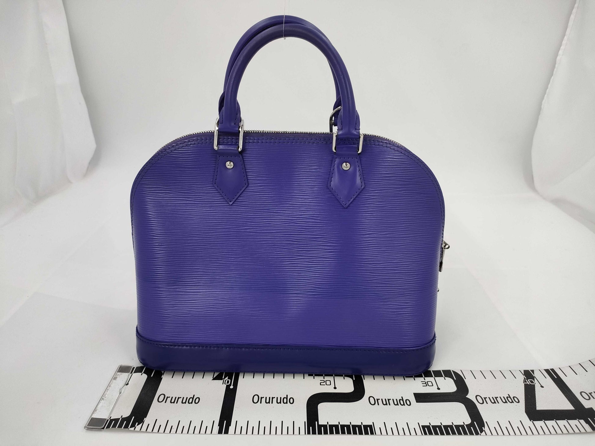 LOUIS VUITTON Epi Alma Bag
