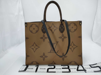 LOUIS VUITTON Louis Vuitton Monogram On the Go GM Tote Bag