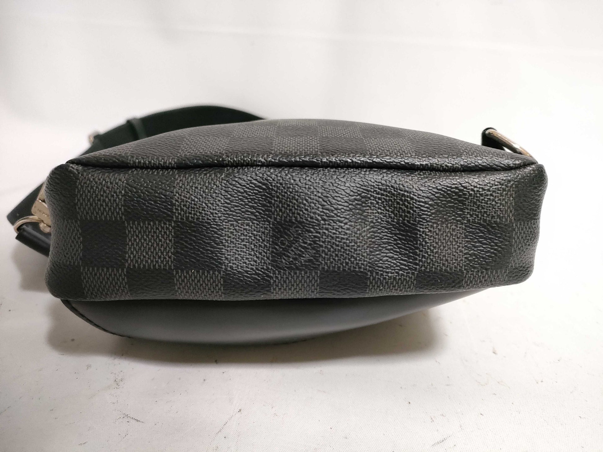 LOUIS VUITTON Damier Graphite Louis Vuitton Damier Graphite Avenue Sling N41719 Shoulder Bag