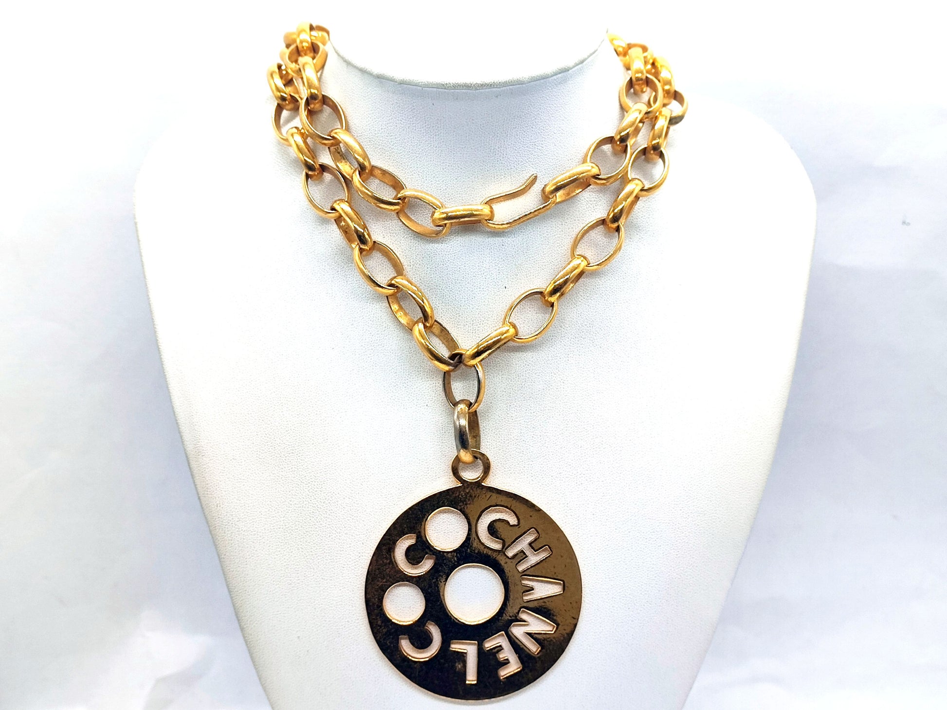 CHANEL CHANEL Logo Circle Necklace Necklace