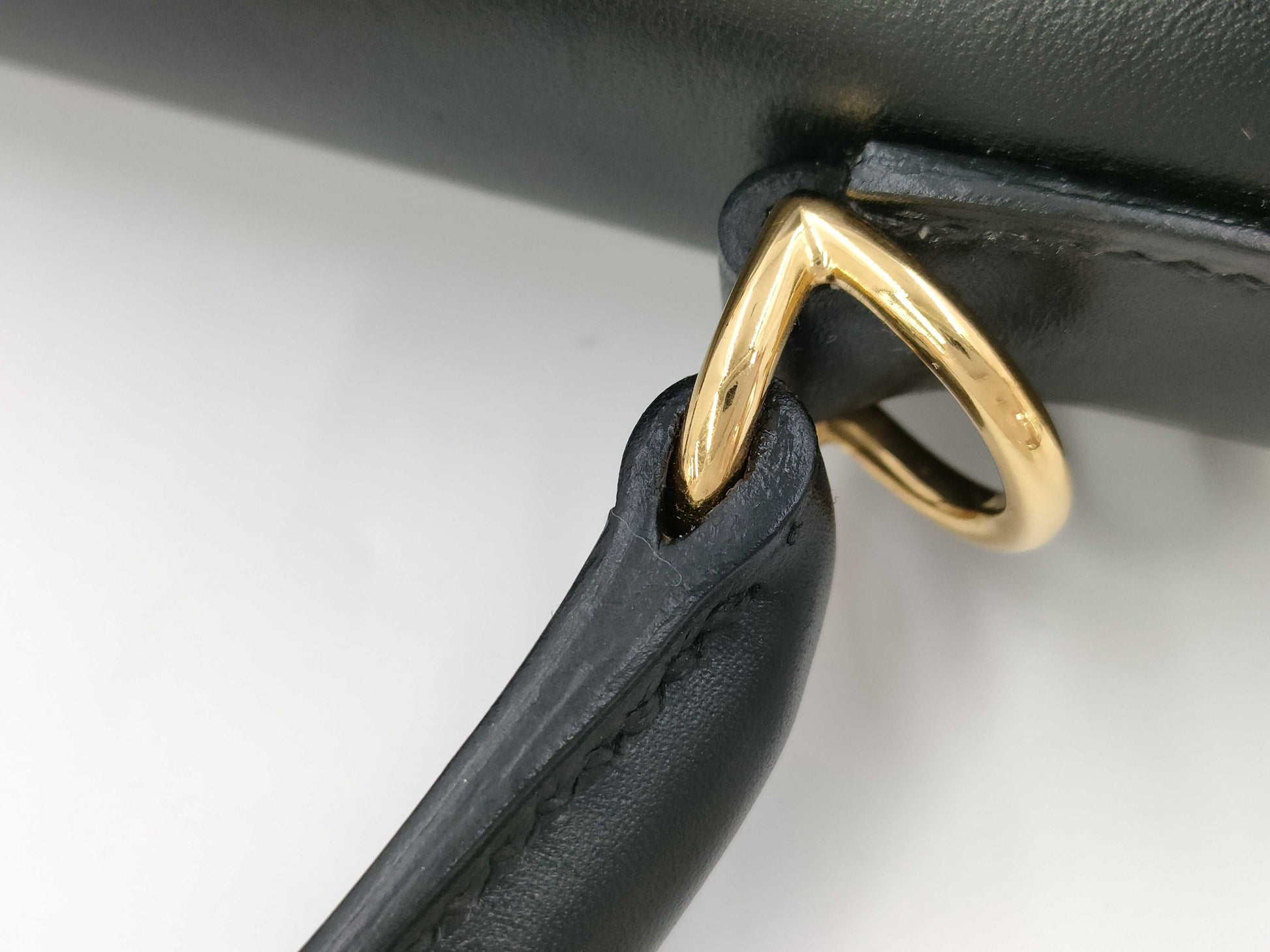 HERMES Kelly 28 □C Stamp Box Calf Noir Gold Hardware Handbag