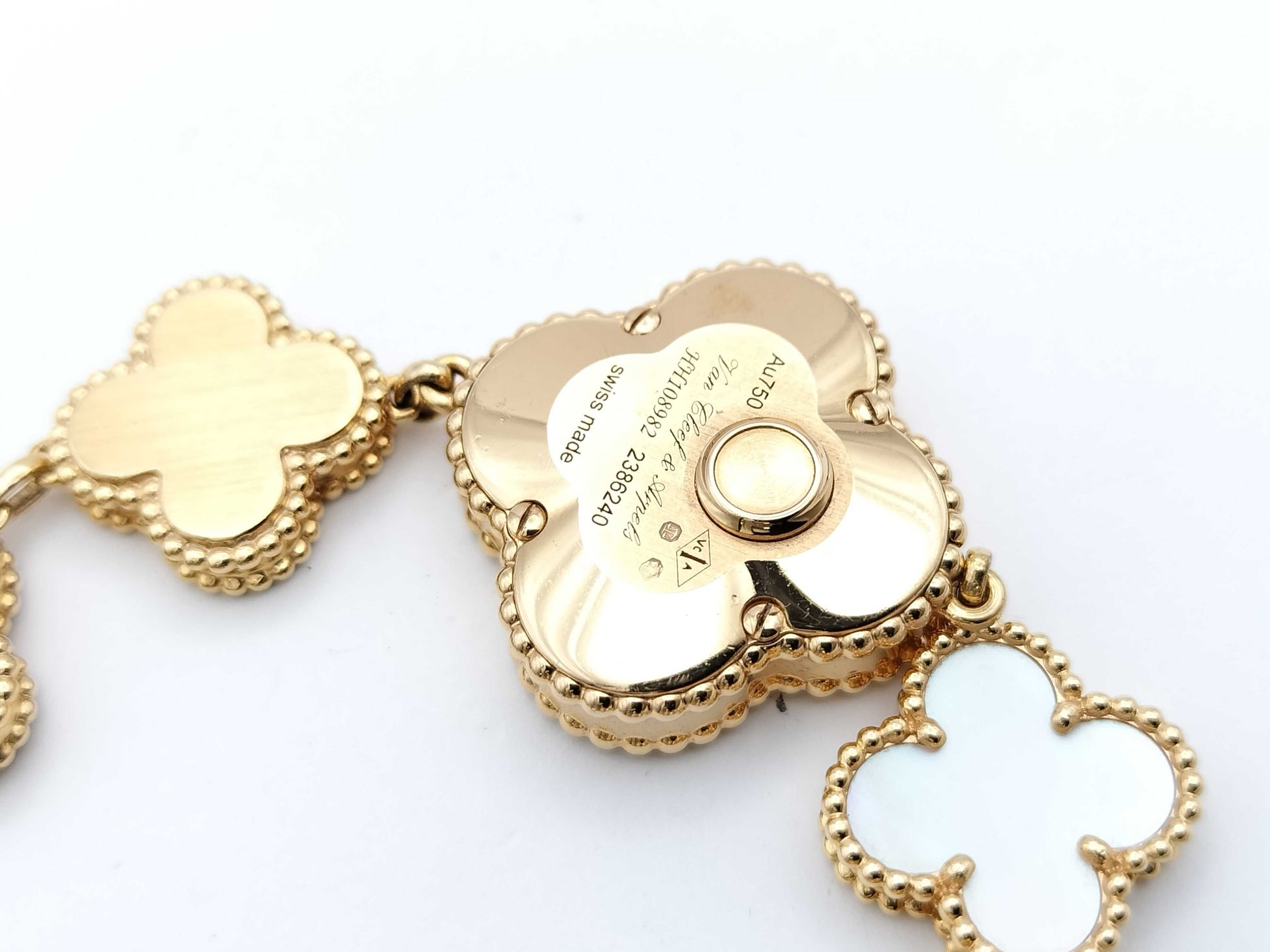 Van Cleef & Arpels Sweet Alhambra VCARO90100 HH108982 2386240 Quartz 18K Gold Women's Watch