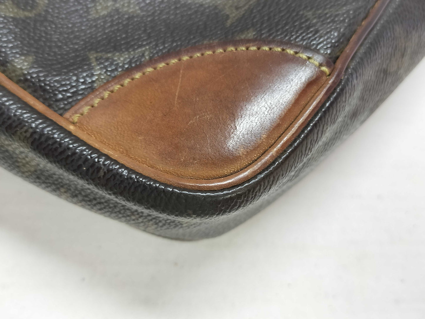 LOUIS VUITTON Monogram Branded Second Bag