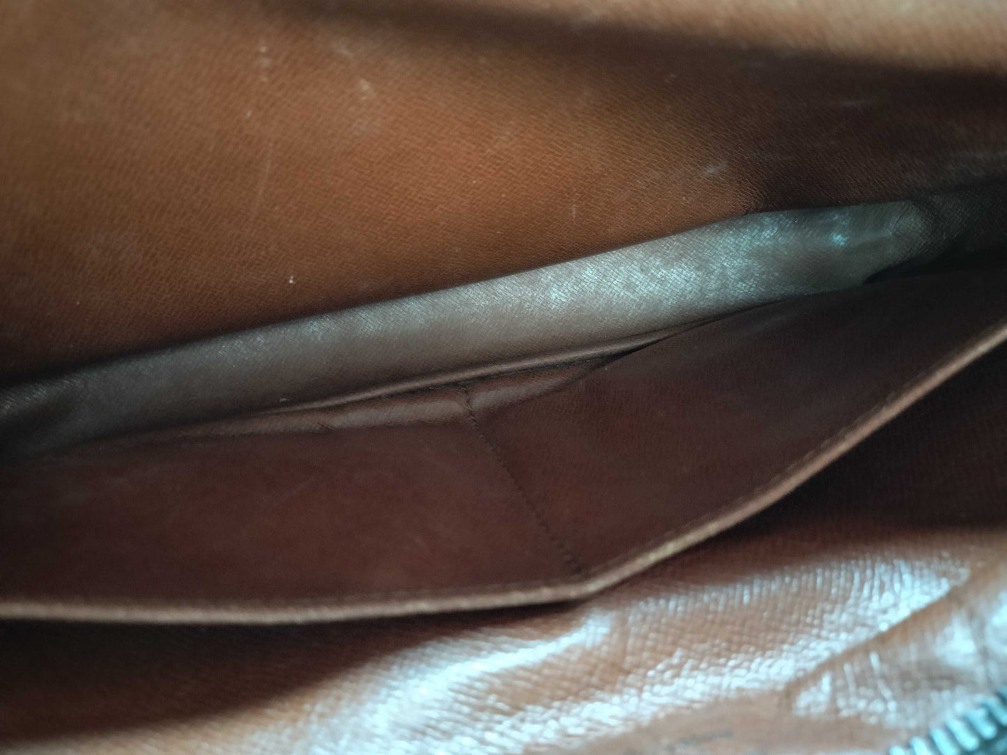 LOUIS VUITTON Monogram Branded Second Bag